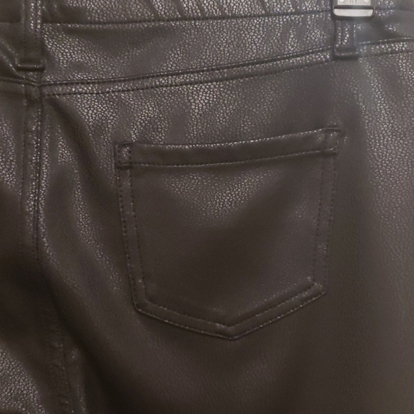 Faux Leather Leggings - Picture 4 of 5